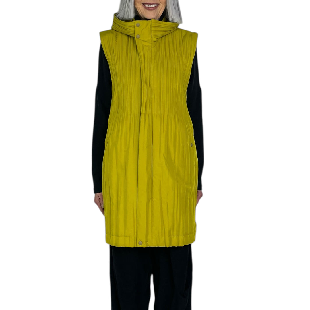 PADDED PLEATS VEST 