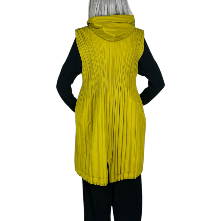 PADDED PLEATS VEST