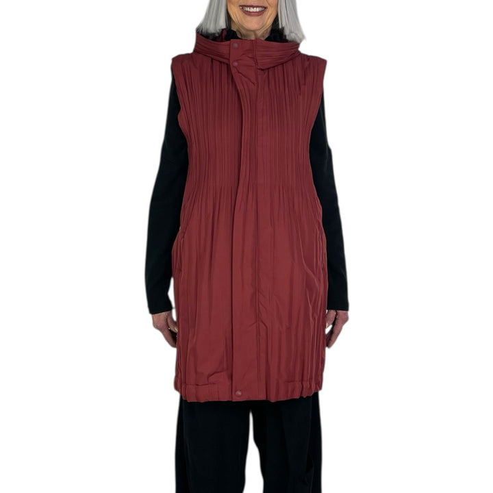 PADDED PLEATS VEST 