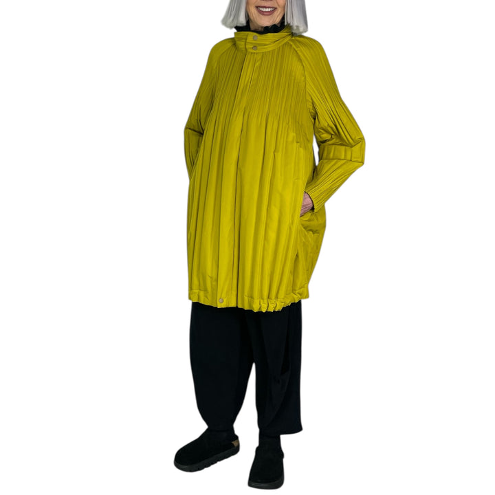 PADDED PLEATS COAT