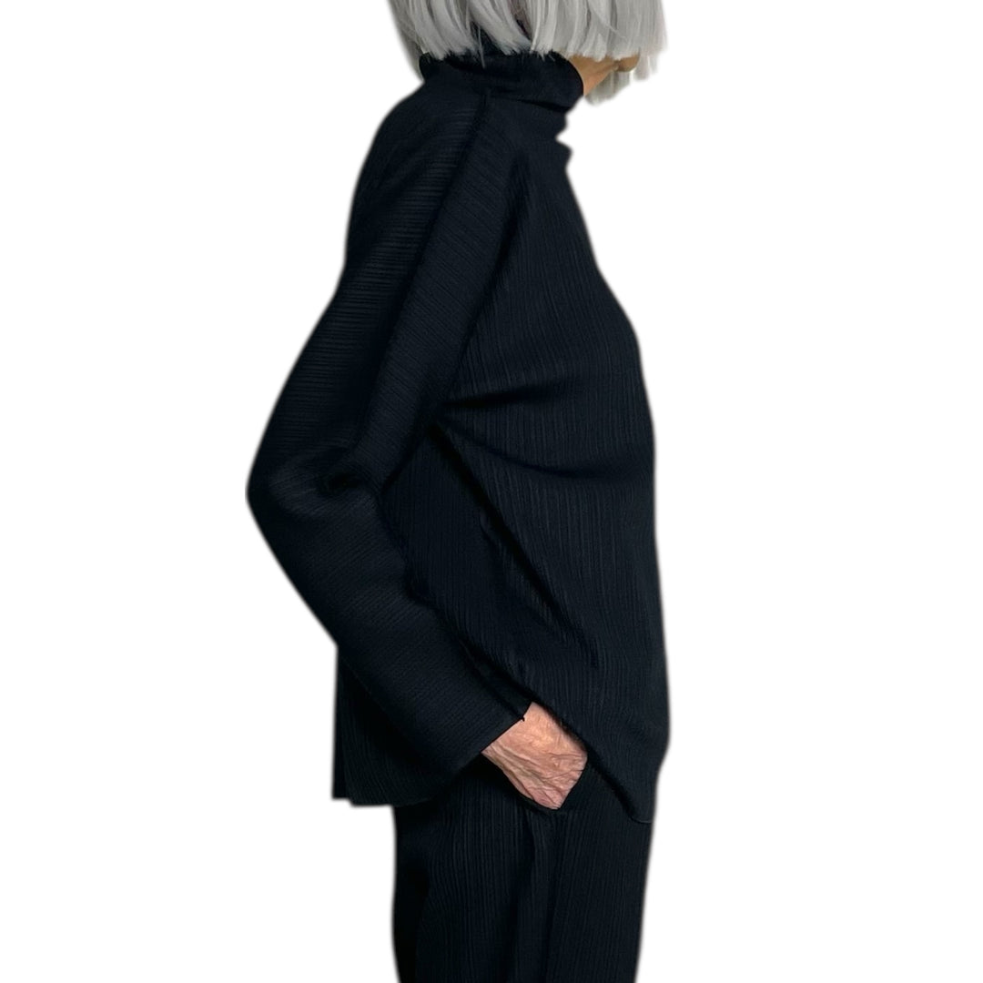 A-POC KNIT HI-NECK TOP