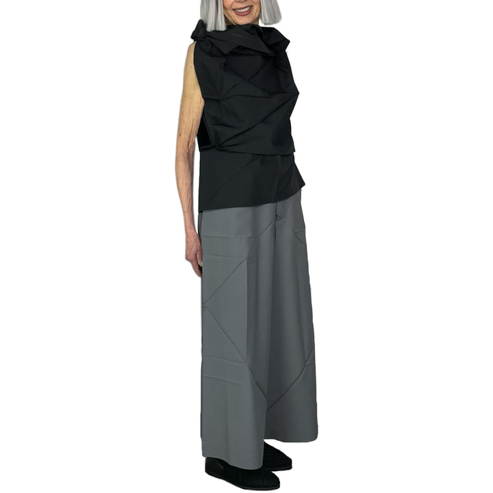 132 5. SOLID SLEEVELESS TOP