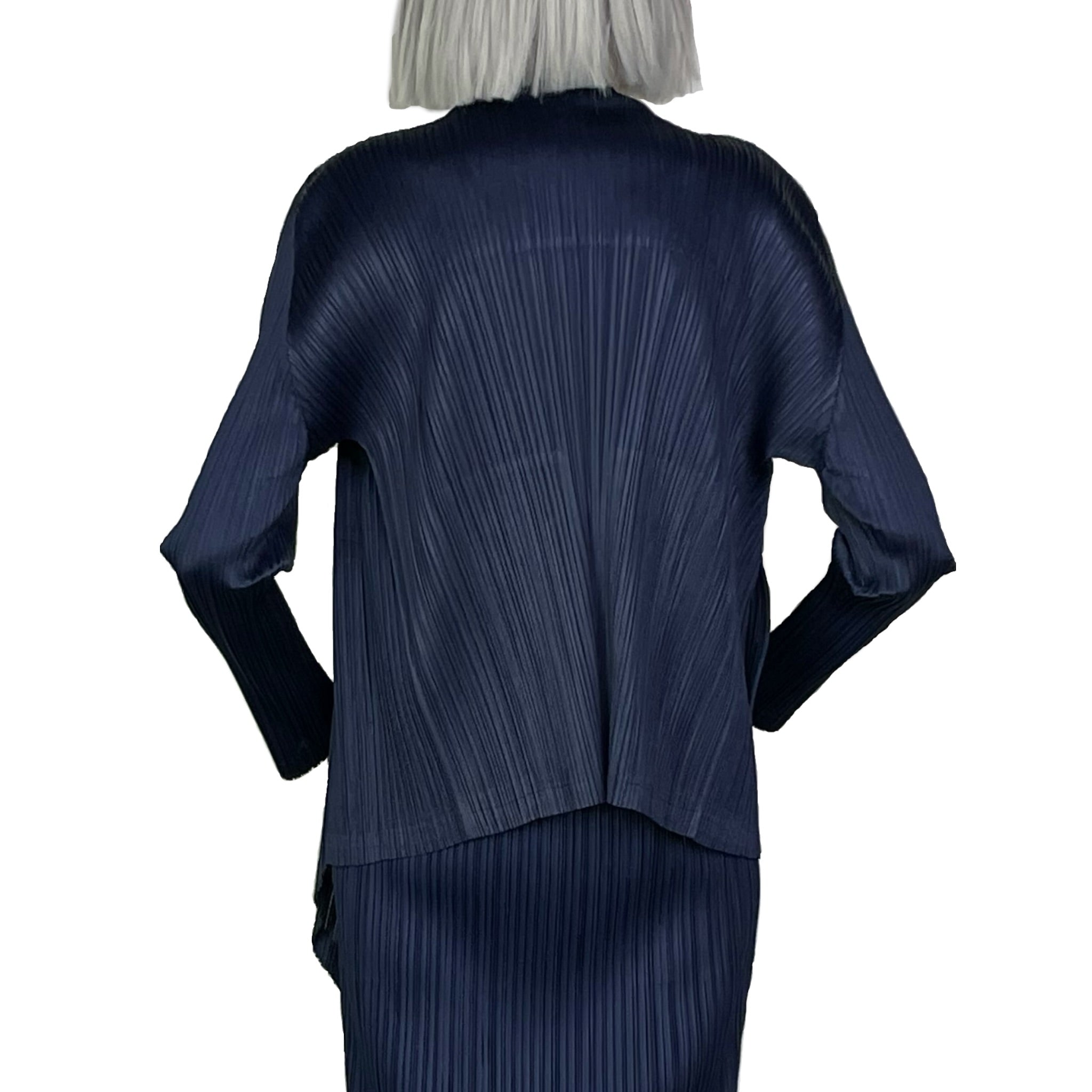 Pleats Please Issey Miyake – MIO