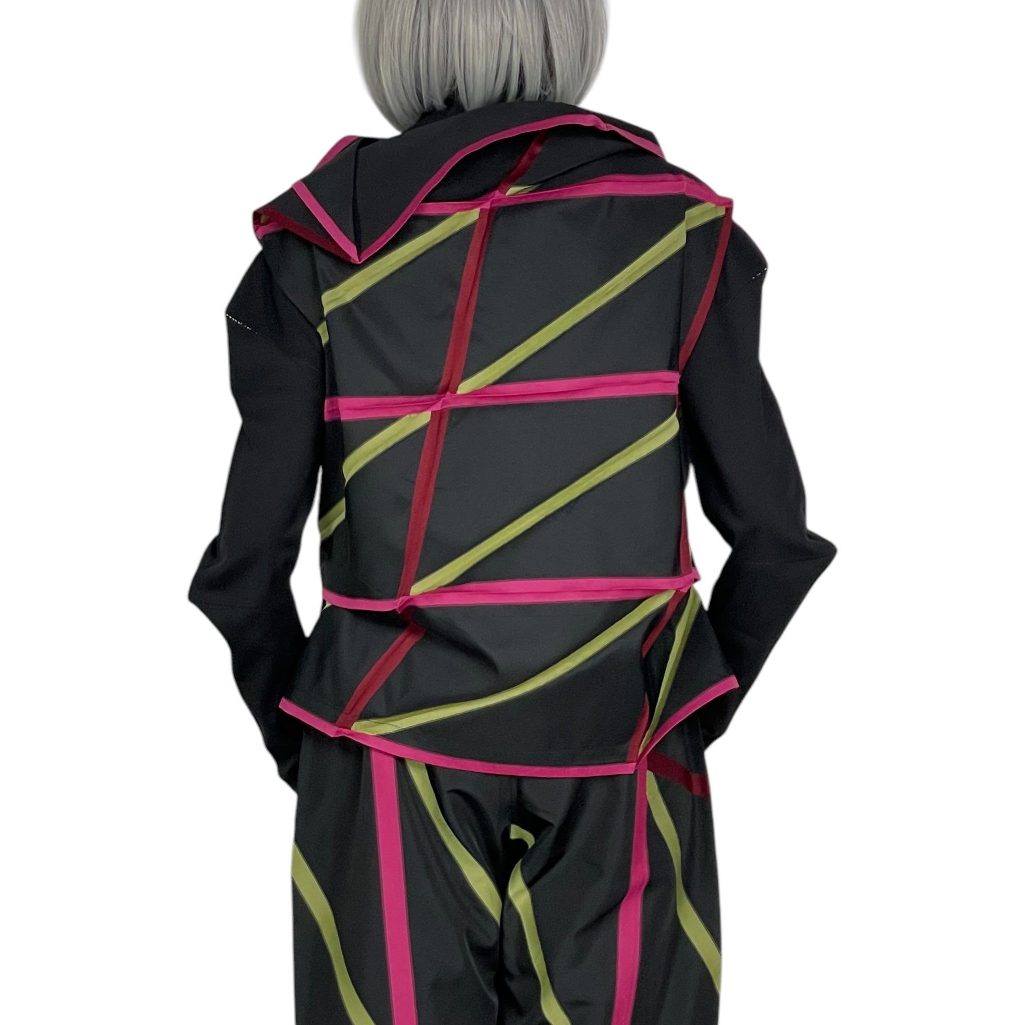 【ちろ】ISSEY MIYAKE　132.5　ケープ(羽織り／ポンチョ) ちろ】ISSEY MIYAKE 132.5 ケープ(羽織り／ポンチョ) 132 5