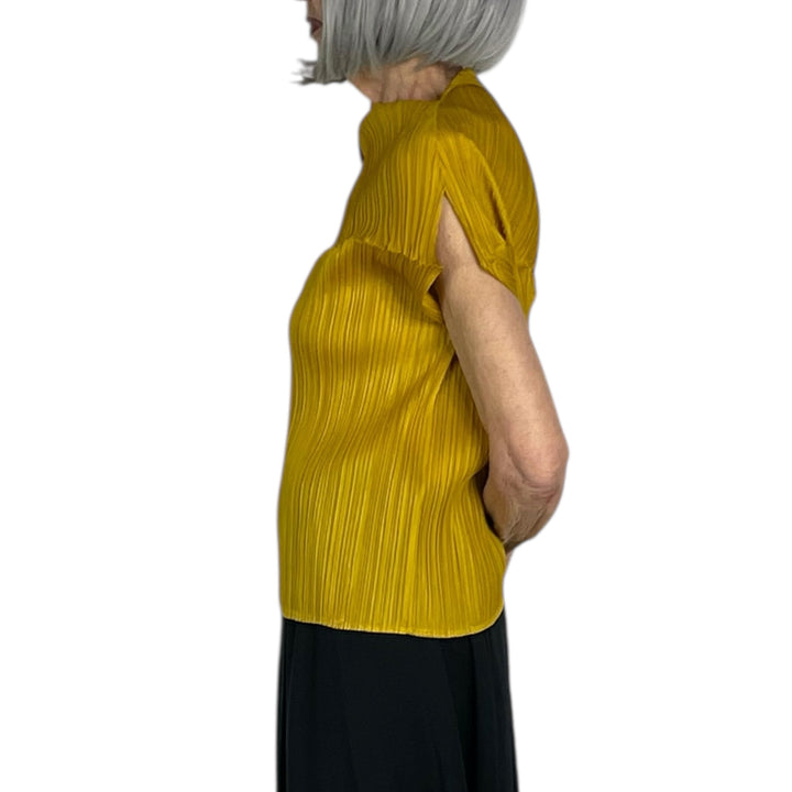 LEAP ASYMMETRIC SLEEVE TOP