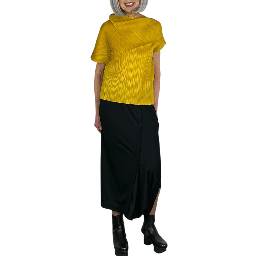 LEAP ASYMMETRIC SLEEVE TOP