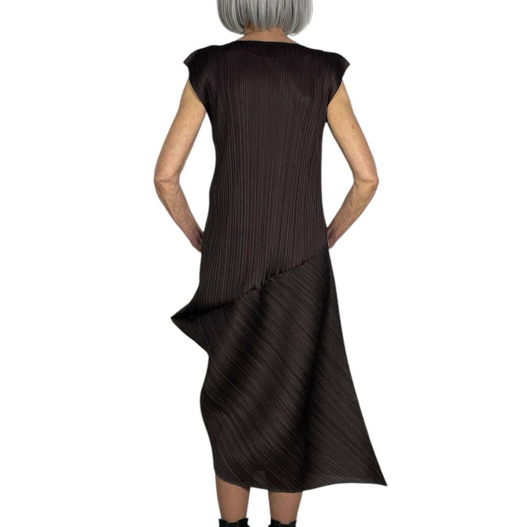 LEAP SLEEVELESS DRESS