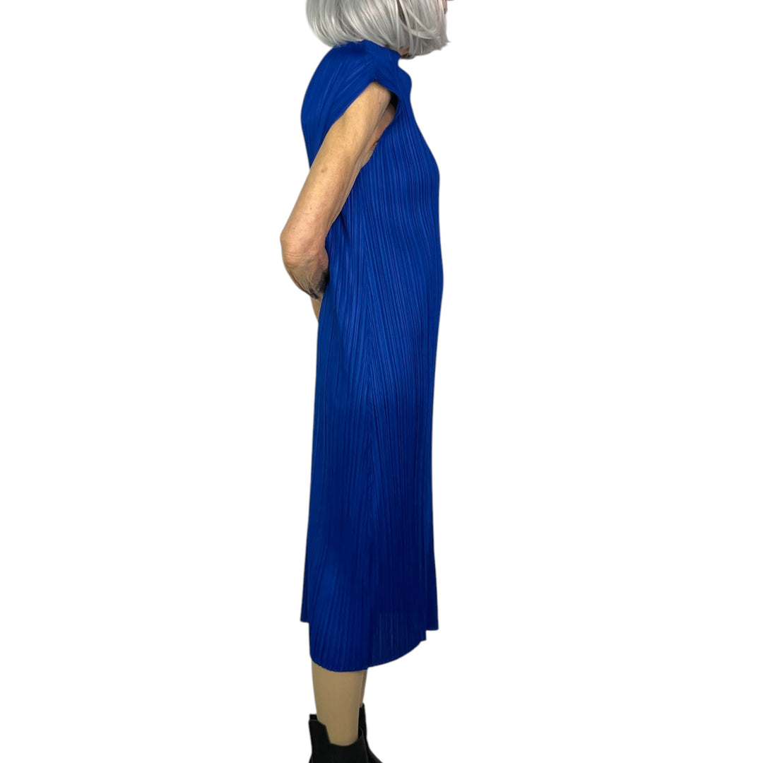 MC : JULY SLEEVELESS DRESS