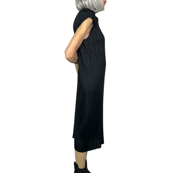 MC : JULY SLEEVELESS DRESS