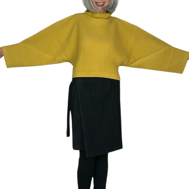 MC : JUNE CROP TOP
