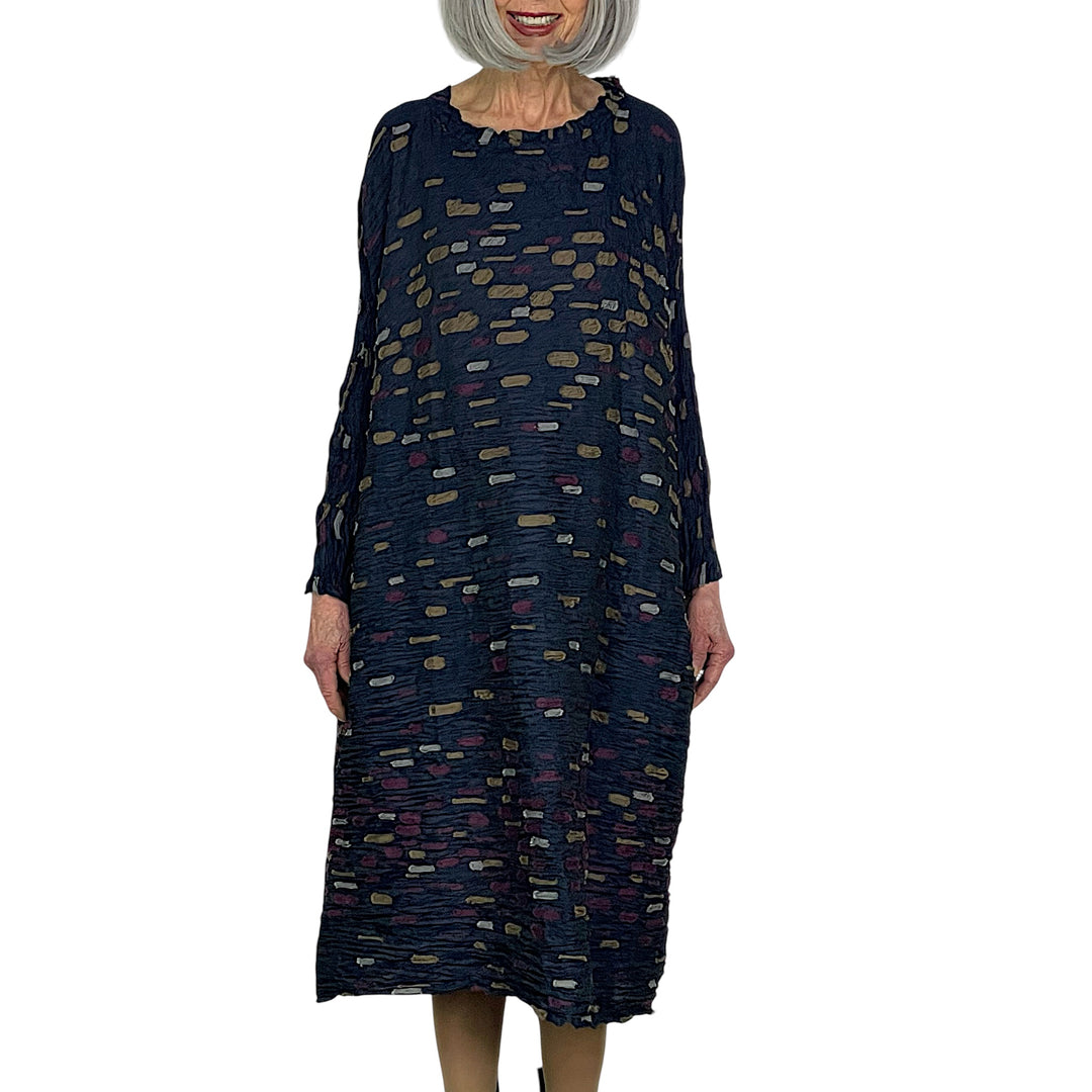 PATCH EMBROIDERED HORIZONTAL PLEAT DRESS