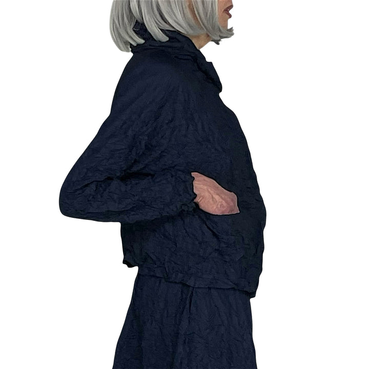 SOLID CRUSH PLEAT HOODED JACKET