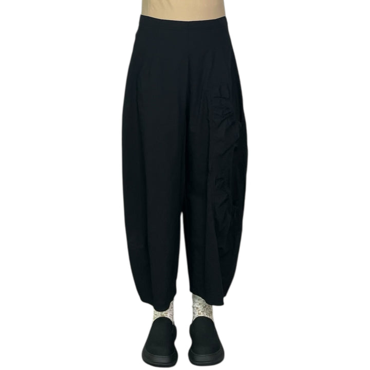CURVED LEG RUCHED POCKETS PANT