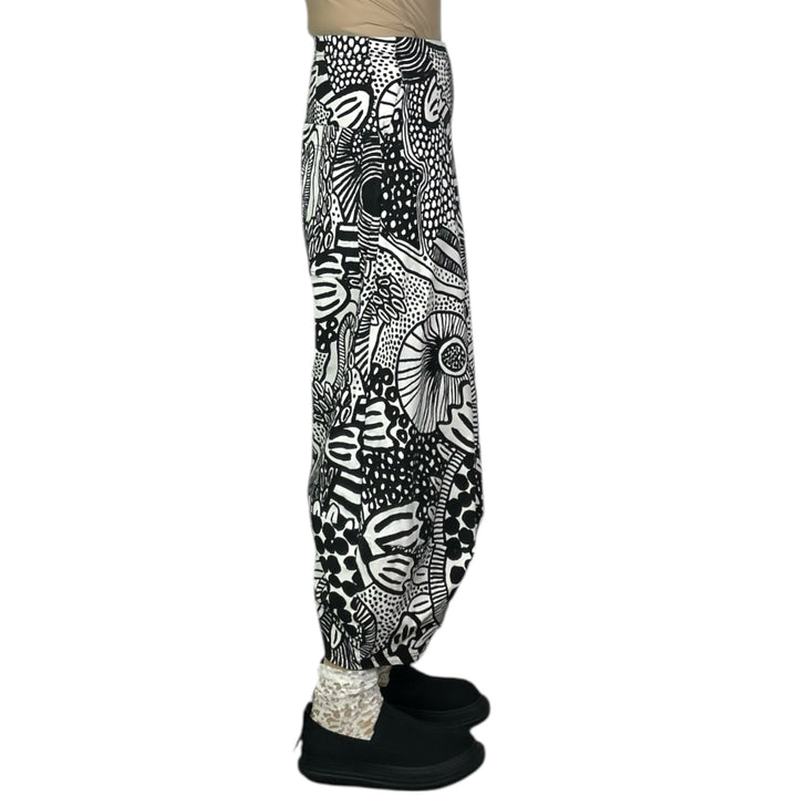 PRINT CURVED LEG PANT