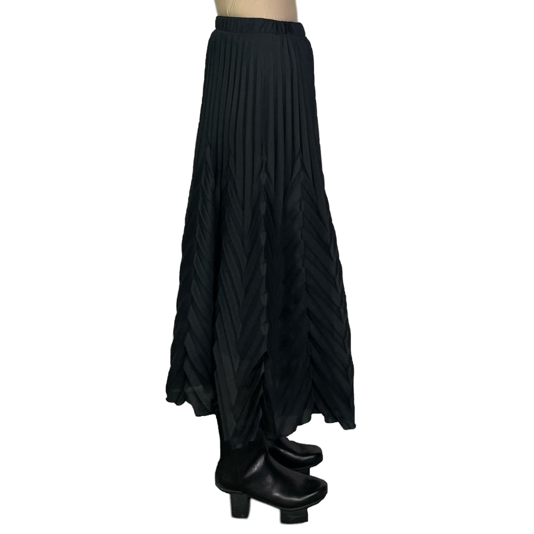 CHEVRON PLEATED SKIRT