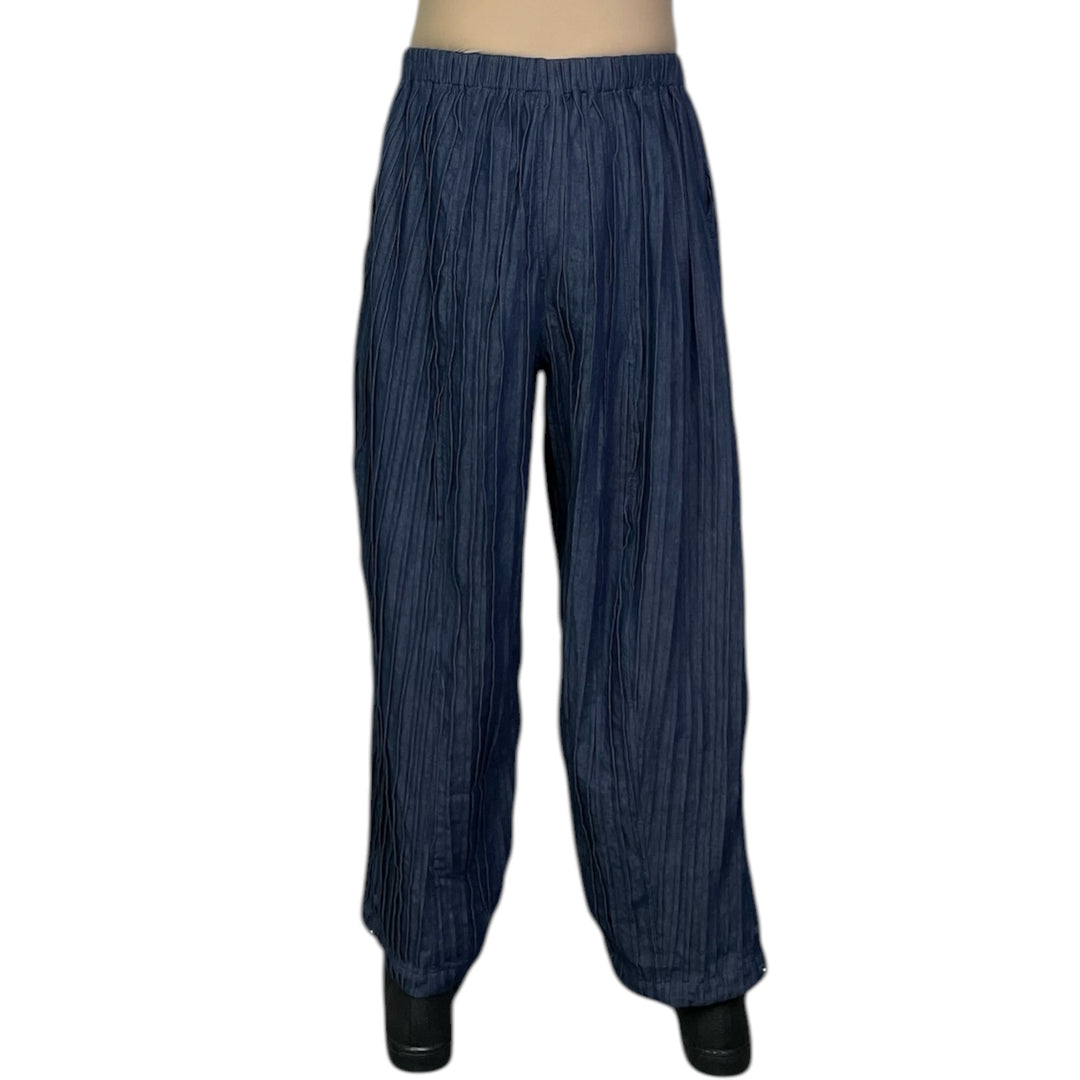 RIPPLE TUCK DENIM BARREL PANT