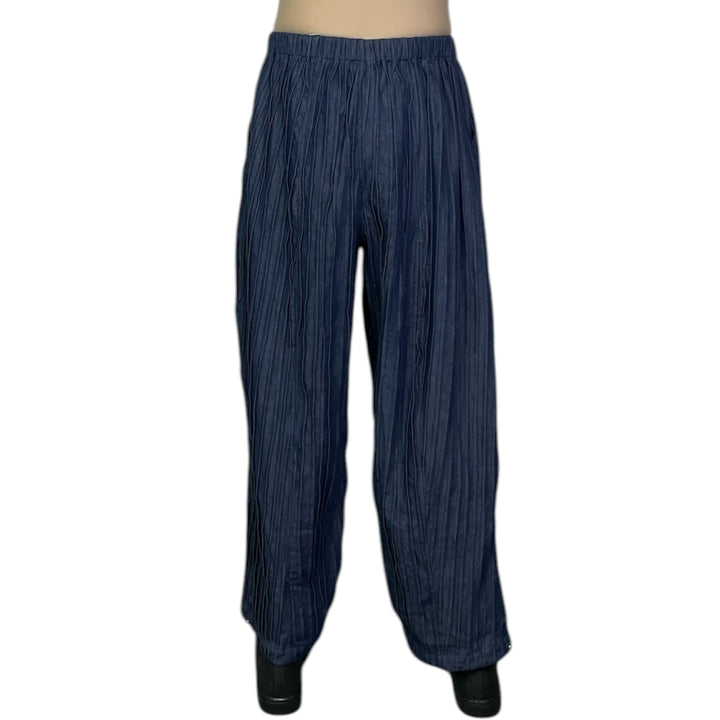 RIPPLE TUCK DENIM BARREL PANT