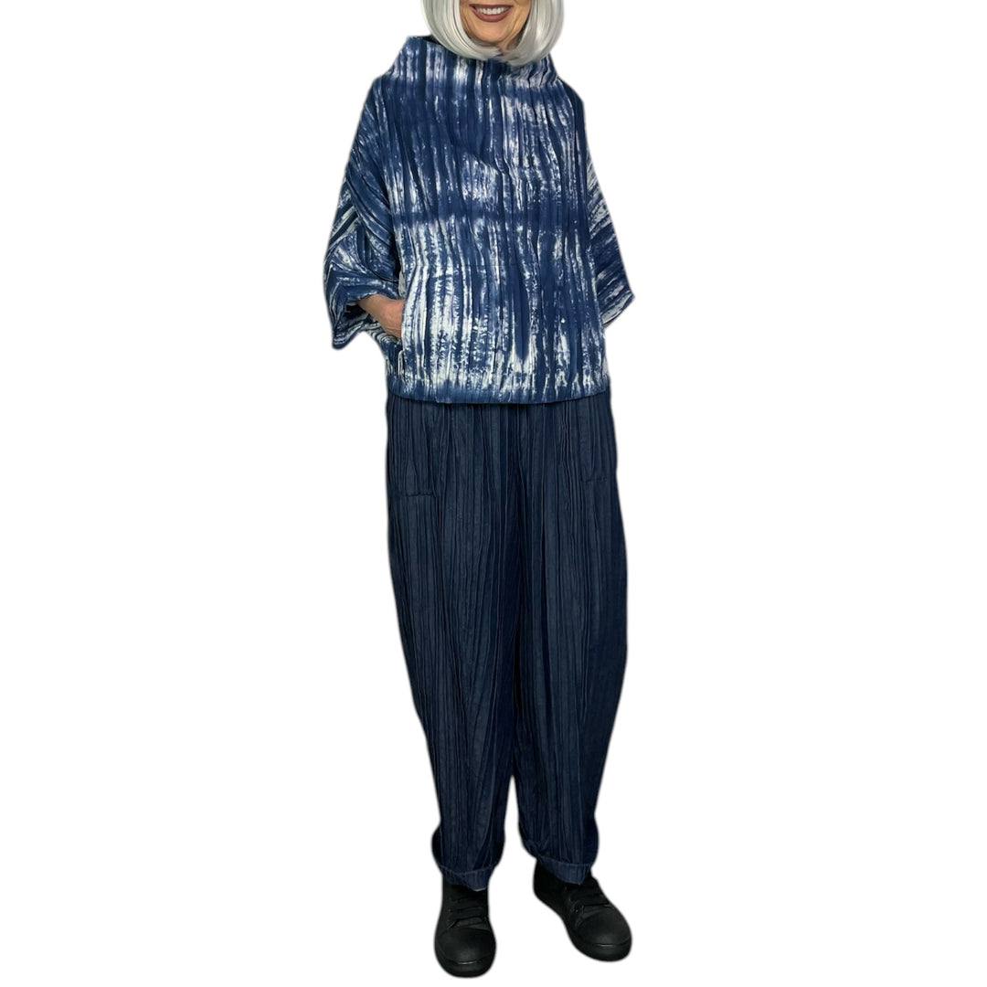 RIPPLE TUCK TIE DYE FUNNEL NECK TOP
