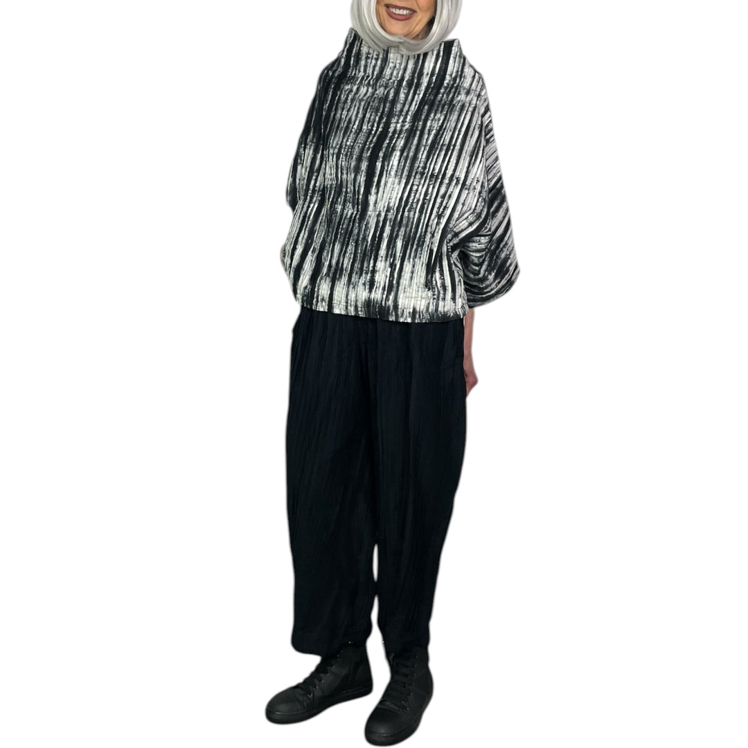 RIPPLE TUCK SOLID BARREL PANT
