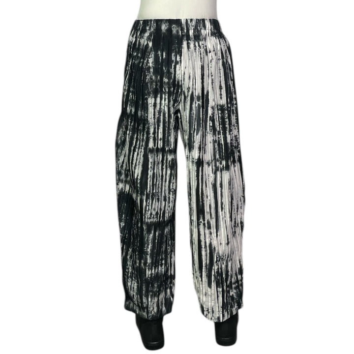 RIPPLE TUCK TIE DYE BARREL PANT
