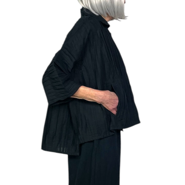 RIPPLE TUCK SOLID CROP JACKET