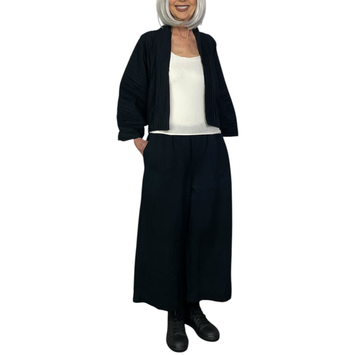 RIPPLE TUCK SOLID SHRUG