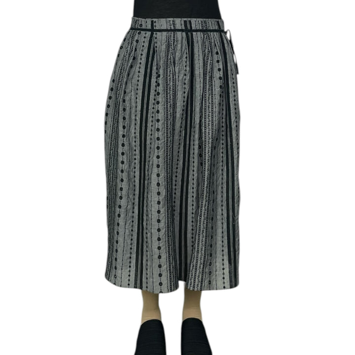  EYELET EMBROIDERED SKIRT