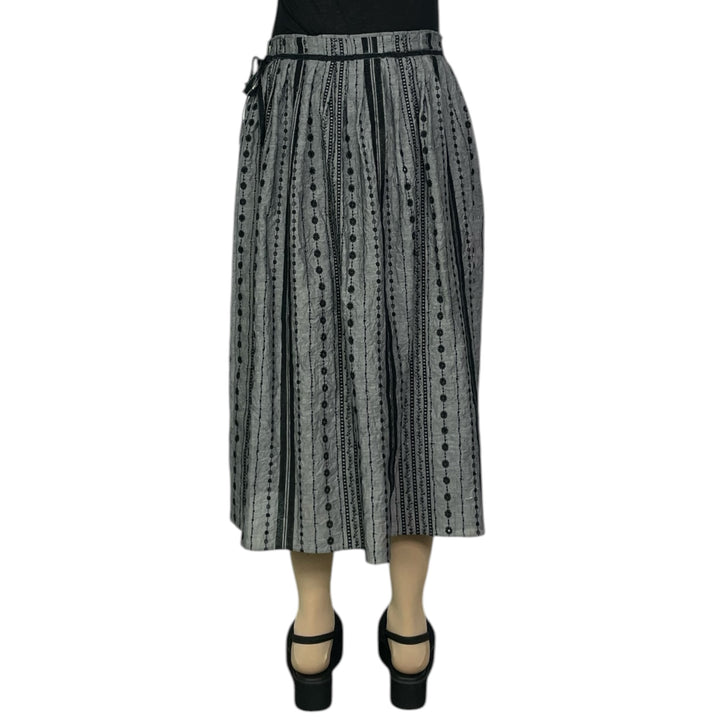 EYELET EMBROIDERED SKIRT