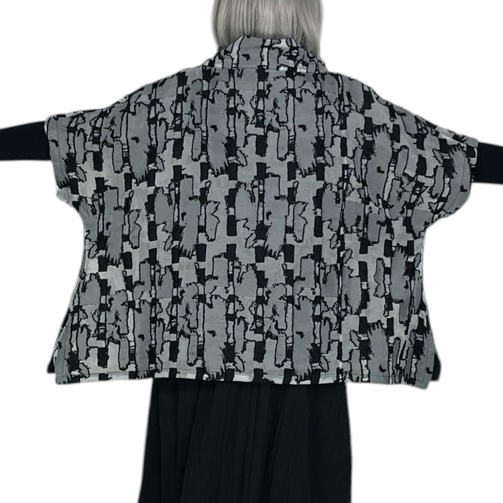 TEXTURED STAND COLLAR TOP