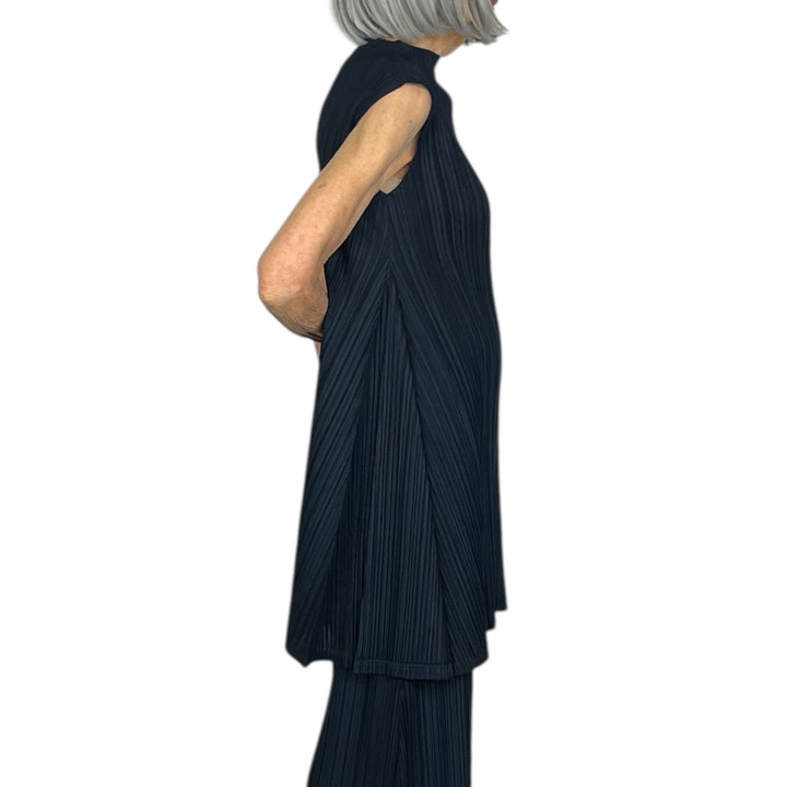 MELLOW PLEATS TUNIC