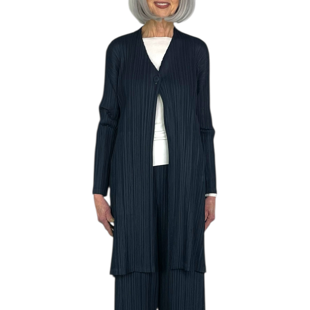 MELLOW PLEATS FLARED COAT