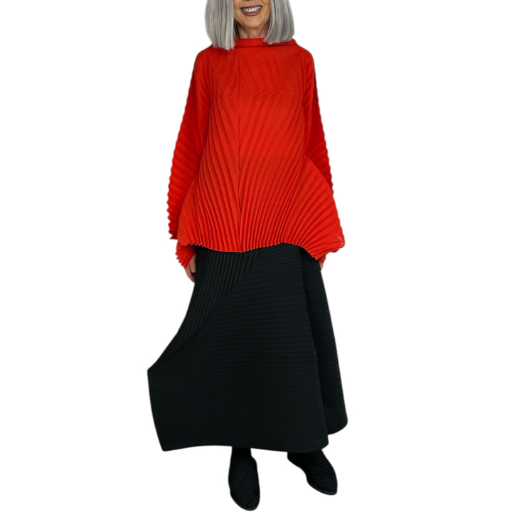 WAVE PLEATS TOP