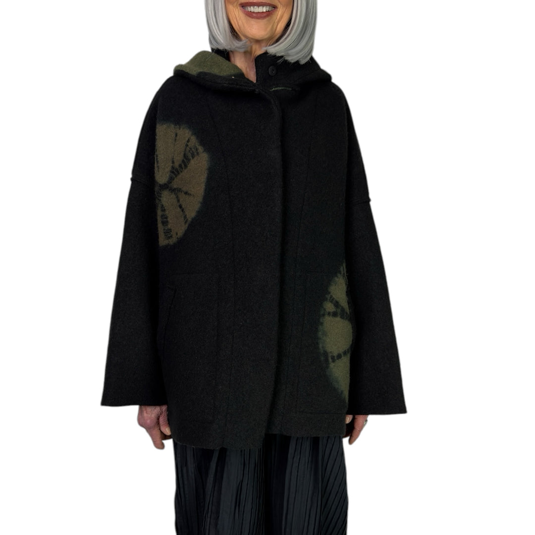 CIRCLE TIE DYE BW HOODIE PONCHO