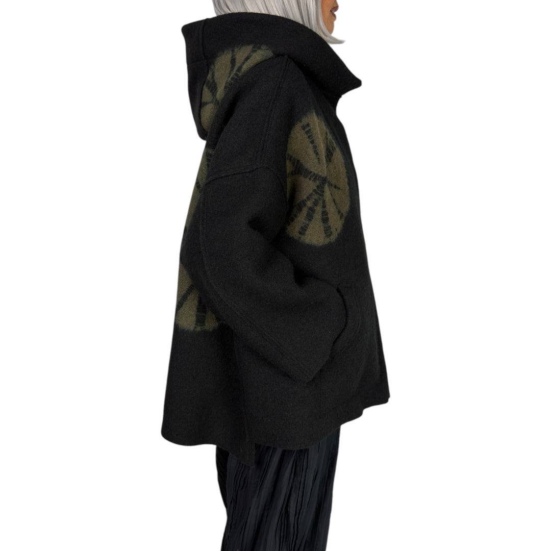 CIRCLE TIE DYE BW HOODIE PONCHO
