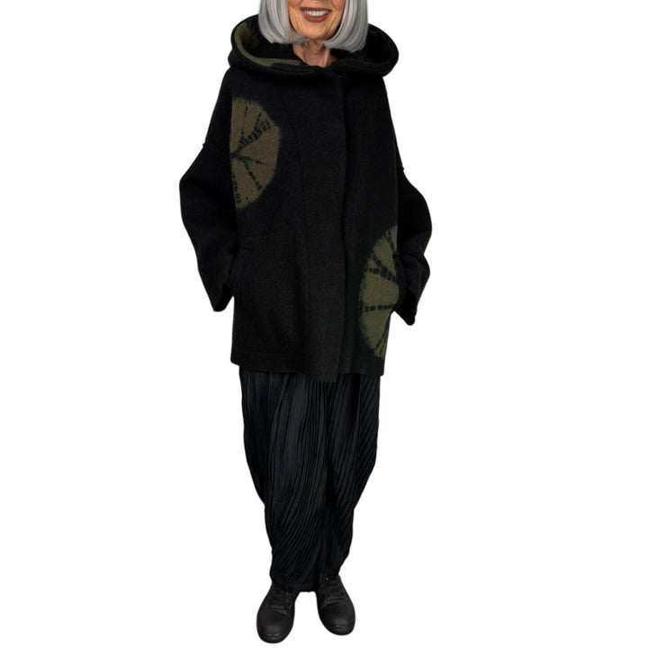 CIRCLE TIE DYE BW HOODIE PONCHO