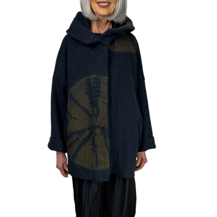CIRCLE TIE DYE BW HOODIE PONCHO