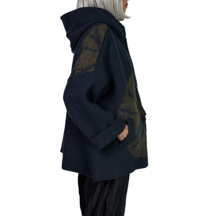 CIRCLE TIE DYE BW HOODIE PONCHO
