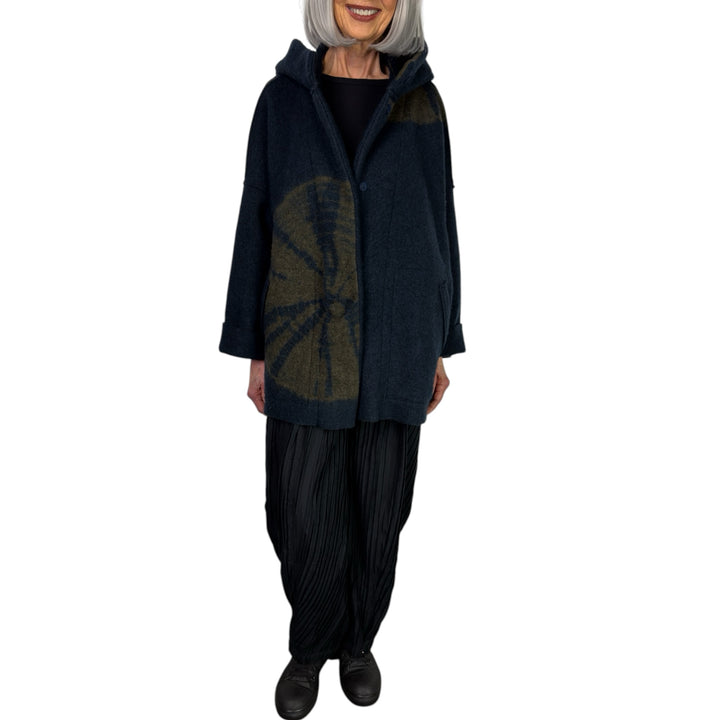 CIRCLE TIE DYE BW HOODIE PONCHO