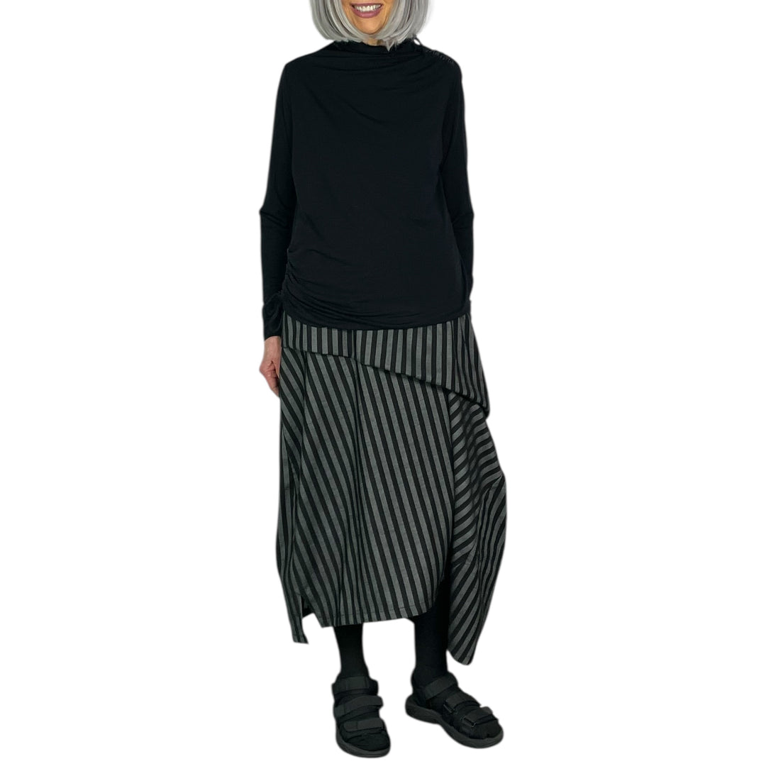 STRIPED TUCK FOLD SKIRT
