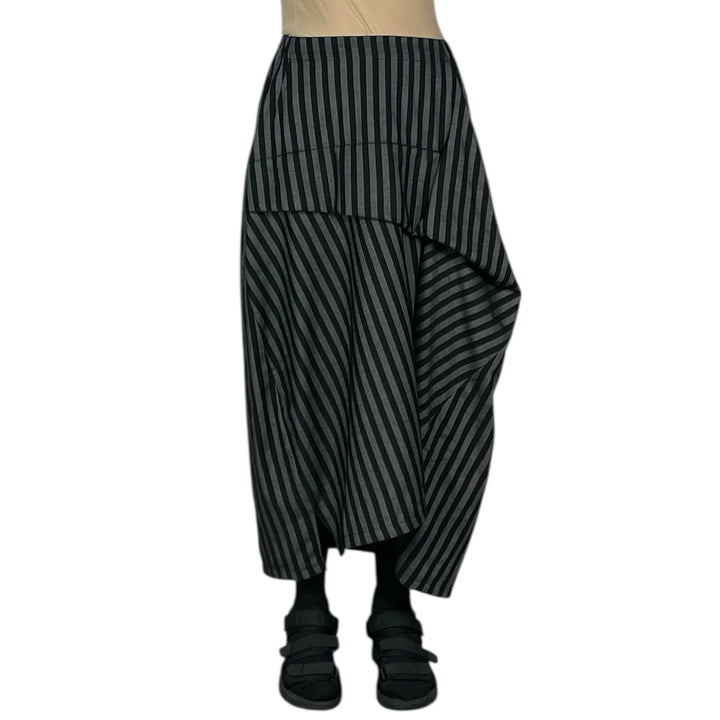 STRIPED TUCK FOLD SKIRT