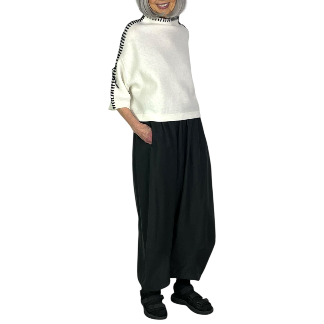 CURVED LEG CROP PANT