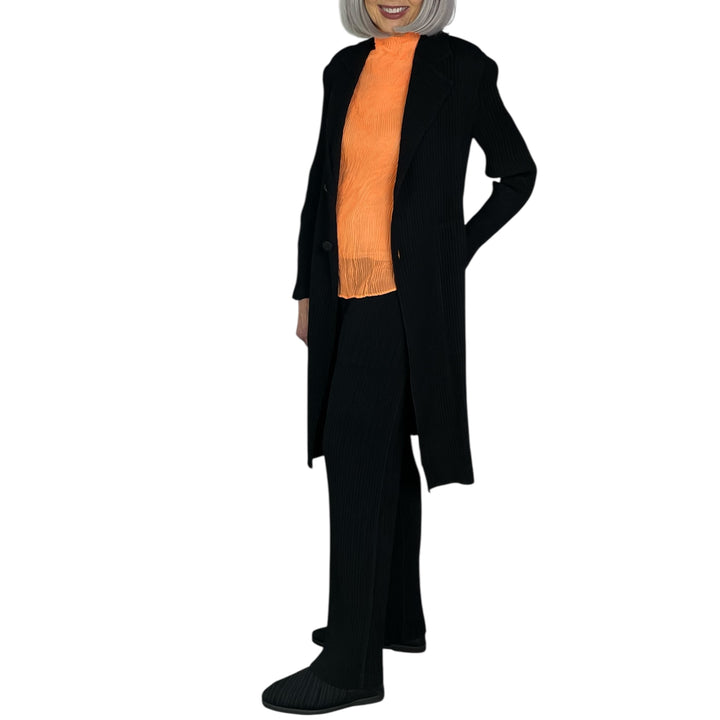 HATCHING PLEATS COAT
