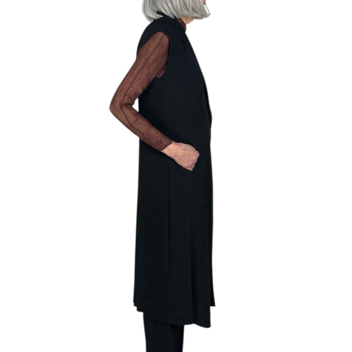HATCHING PLEATS LONG VEST