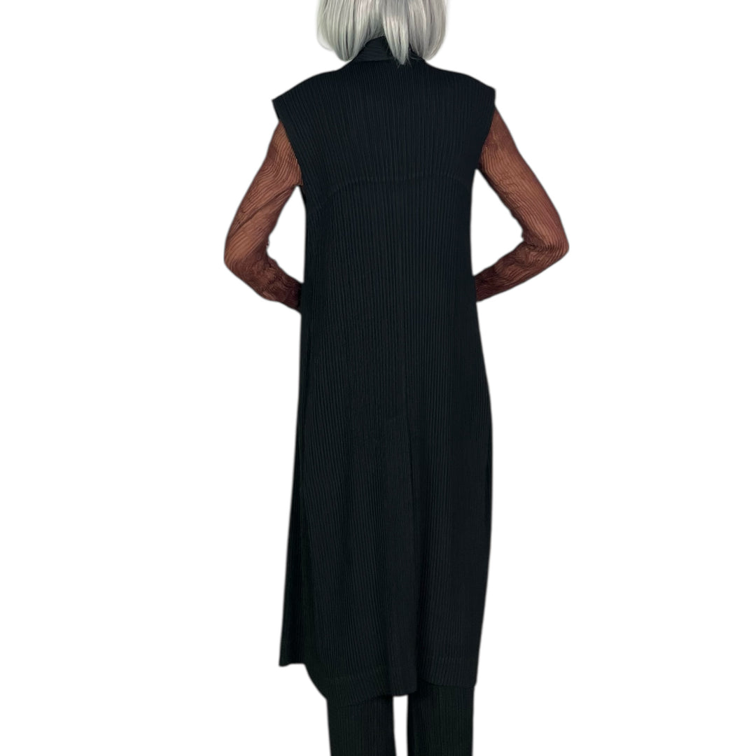 HATCHING PLEATS LONG VEST