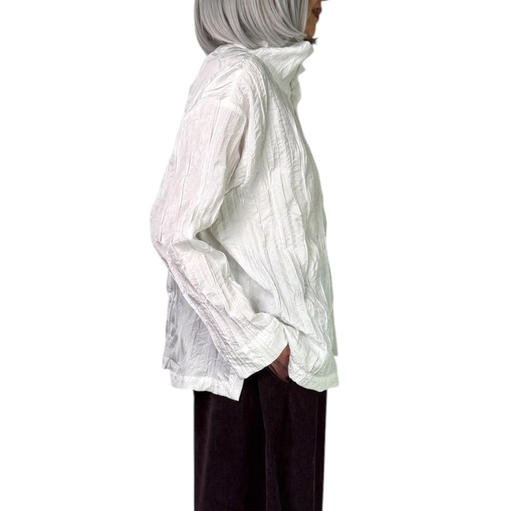 PLEATED STAND COLLAR SHIRT