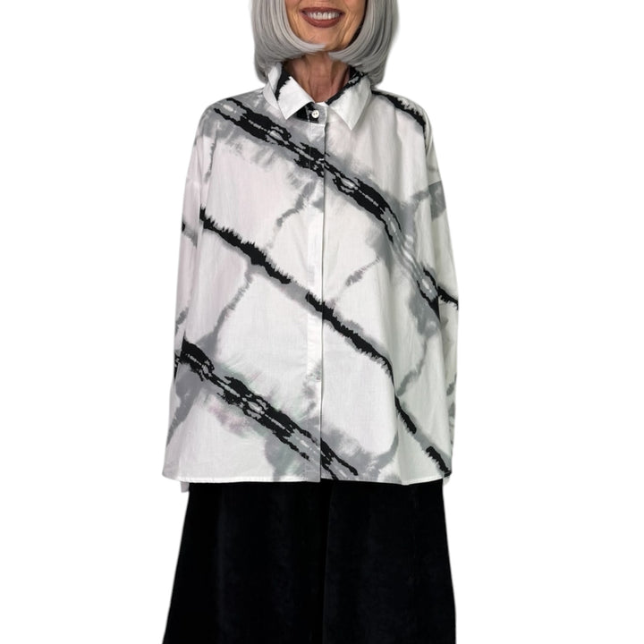 PRINTED HI-LO HEM SHIRT
