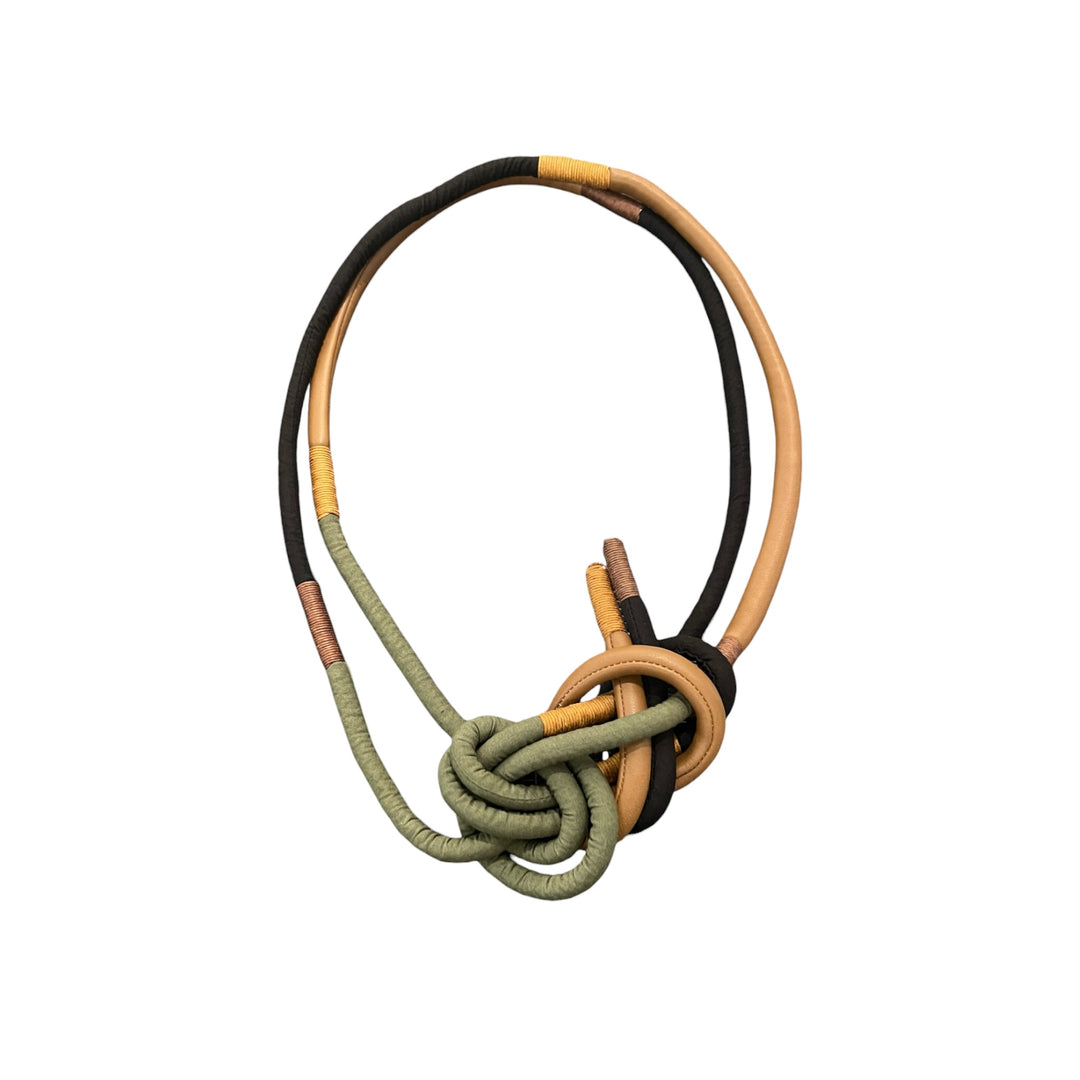 KNOT NECKLACE
