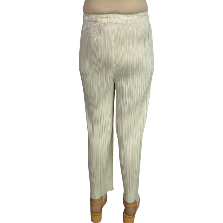 MC : MAY PANT