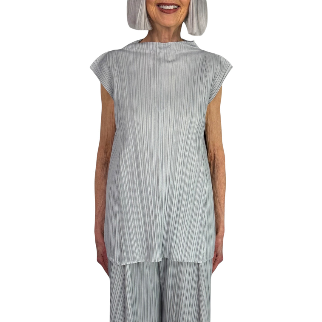 MELLOW PLEATS SLEEVELESS TOP