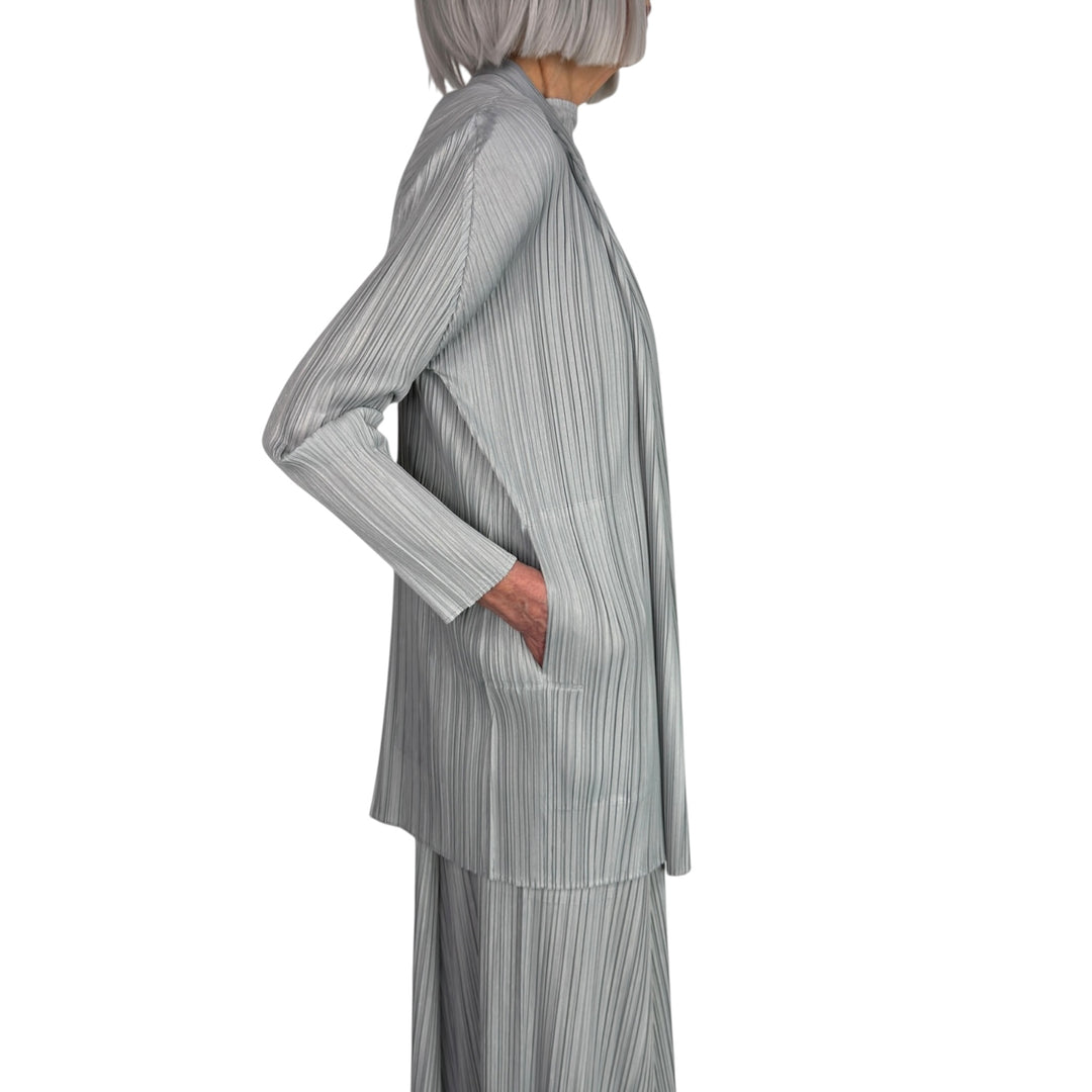 MELLOW PLEATS CARDIGAN